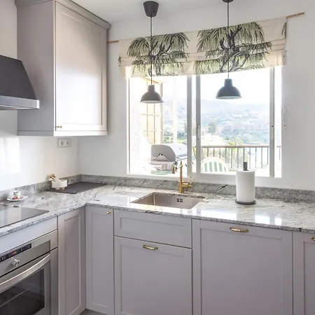 Spacious Terrace & Stunning Views Appartement